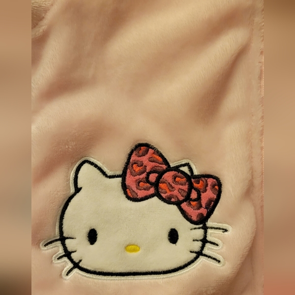 NEW Hello Kitty Zippered Furry Hoodie 3T or 4T - Picture 6 of 12